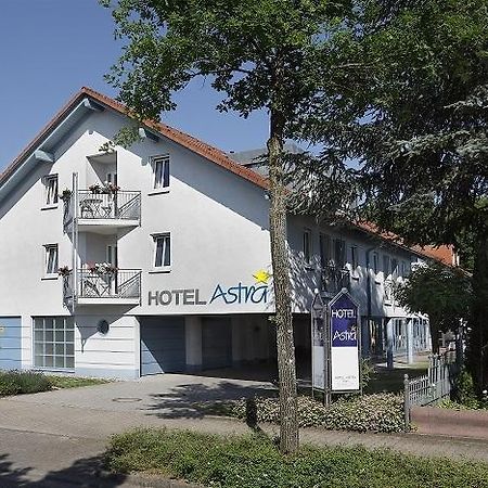 Hotel Astra ראסטאט מראה חיצוני תמונה
