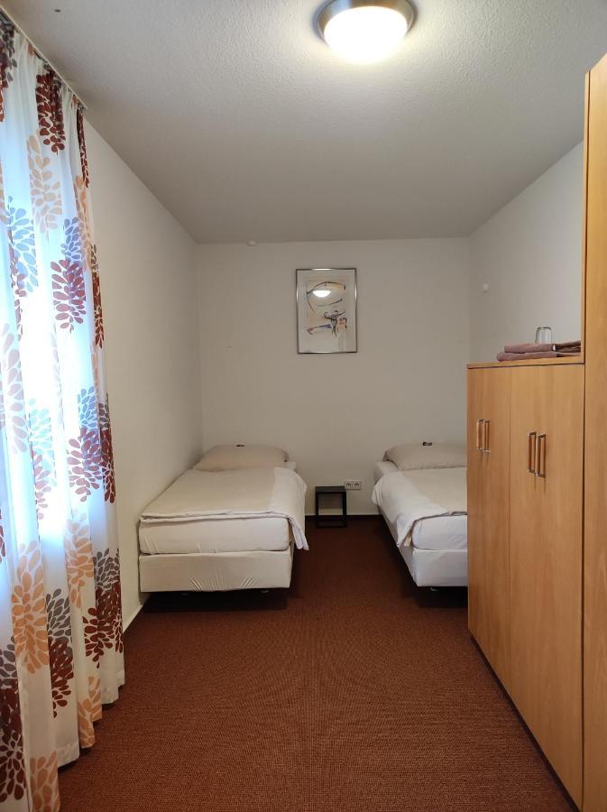 Hotel Astra ראסטאט מראה חיצוני תמונה